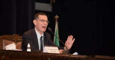 رئيس تحرير الوفد لطلاب جامعة القاهرة: مصر تتعرض لكثير من المؤامرات والشائعات
