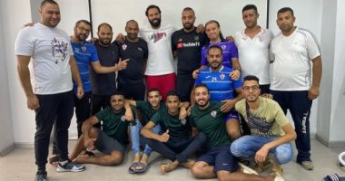 محمود جنش يودع عمال المهمات فى الزمالك بصورة قبل الرحيل: "هتوحشوني اوى"
