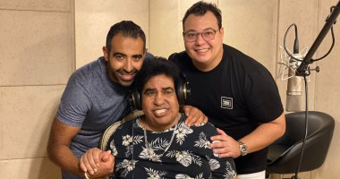 محمد عدوية ينتهى من تسجل ديو غنائى يجمعه بوالده نجم الأغنية الشعبية
