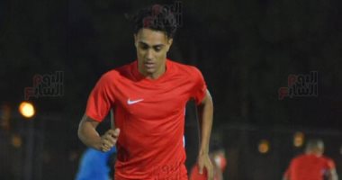 شاهد.. مصطفى البدرى لاعب الأهلى ينتظم فى تدريبات فيوتشر إف سى 