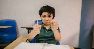 تعملى إيه لو طفلك رافض يروح المدرسة؟.. 6 نصائح تساعدك