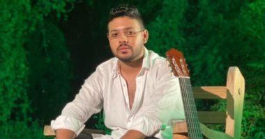 المطرب محمد شاهين ينتهى من تسجيل أحدث أغنياته "معندانى"
