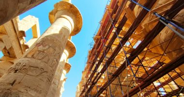 أمين الأعلى للآثار يتفقد مشروعات الكرنك لخدمة الموسم السياحى الشتوى