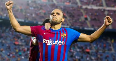 برشلونة يعلن خضوع برايثوايت لجراحة ناجحة فى الركبة