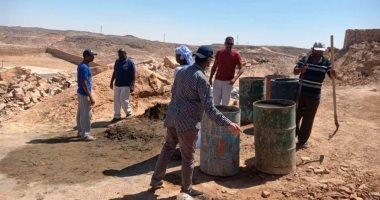 محافظ أسوان يوجه مسئولى المحليات بالتلاحم مع مشاكل ومطالب المواطنين