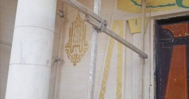 مسجد حديث على الطراز الفرعونى بالفيوم.. والأوقاف تقرر إزالة الرسومات ..صور