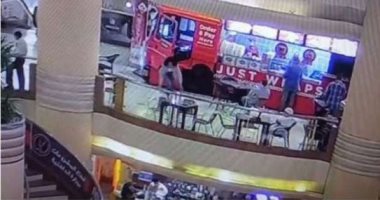 تشييع جثمان فتاة مول مدينة نصر من مسجد السيدة نفيسة بعد انتهاء التشريح