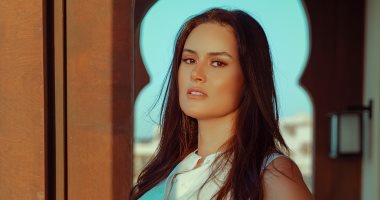 رشا مهدى بالأبيض والأسود في جلسة تصوير جديدة