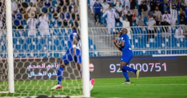 الهلال ينجو من ريمونتادا الاتفاق ويتصدر الدورى السعودى بفوز مثير.. فيديو