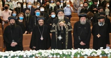البابا تواضروس يشارك فى حفل تخريج كورس مواجهة العنف ضد المرأة.. صور