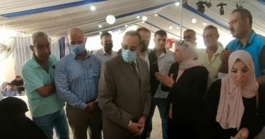 محافظ شمال سيناء يتابع توزيع الدفعة الأولى من تعويضات أسر الشهداء والمصابين بالعريش