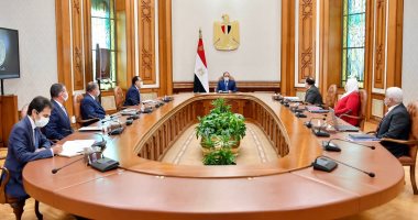  أخبار مصر..الرئيس السيسي يوجه بشمول الفنانين ببرامج الحماية التأمينية والرعاية  
