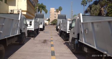 محافظ كفر الشيخ يتفقد الدفعة الثانية من سيارات نقل القمامة سعة 5 أطنان.. صور