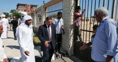 تواصل توزيع تعويضات أسر الشهداء والمصابين بشمال سيناء لليوم الثالث.. صور