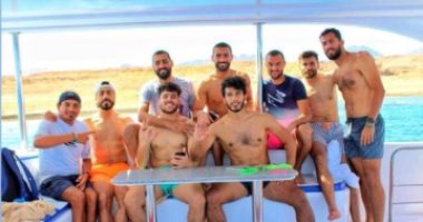 نجوم سيراميكا يستغلون المعسكر المغلق بالاستمتاع بشواطئ شرم الشيخ.. صور
