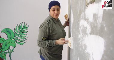 بوسى ابنة المنيا.. معلمة صباحا ونقاشة ورسامة بعد الظهر "فيديو"
