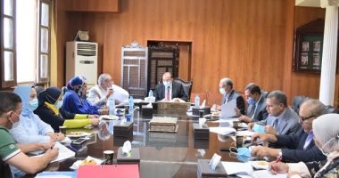 رئيس جامعة بنى سويف: متابعة المنشآت والمبانى وعمل صيانة لها قبل بدء العام الجديد