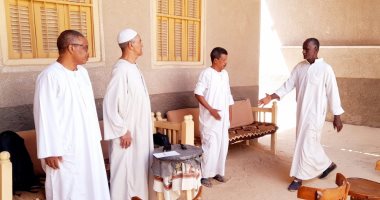 أسوان حزينة على وفاة المشير طنطاوى.. أسرة وزير الدفاع الأسبق تستقبل العزاء بمسقط رأسه فى قرية أبو سمبل.. ومحافظ أسوان ينعى ويكشف عن تنفيذ تمثال للمشير الراحل بوسط حديقة درة النيل