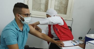 نقابة أطباء أسنان الجيزة تبدأ تطعيم أعضائها بلقاح كورونا.. صور