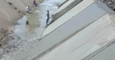 محافظ الشرقية يتفقد أعمال تأهيل وتبطين ترعة المعترض بكفر صقر.. صور