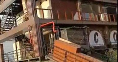 مركب المنصورة المائل ينتظر تقرير خبراء قناة السويس لاستكمال الإنقاذ.. فيديو