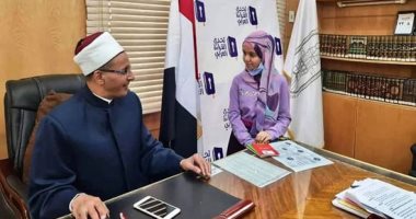 جوهرة قرآنية تمشى على الأرض.. فاطمة عمرها 13 سنة وحفظت القرآن بقراءاته العشر مع المتون و6 آلاف حديث و1000 بيت من الشعر.. قرأت 7000 كتاب ومثلت الأزهر باقتدار فى مسابقة "تحدى القراءة" العربى فشرفت مصر.. صور