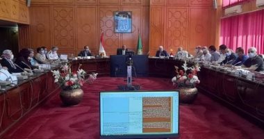 محافظ الإسماعيلية يوجه بالانتهاء من تطعيم العاملين بالجهاز الإدارى خلال 10 أيام