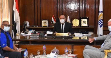 محافظ قنا يستقبل السفير الهولندى لبحث أنشطة مشروع تعزيز المرونة المناخية