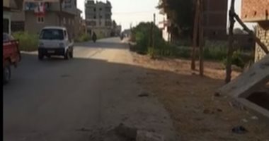 تفاصيل خلع تاجر لملابسه بالطريق لكسب رهان بـ25 ألف جنيه فى الشرقية.. فيديو