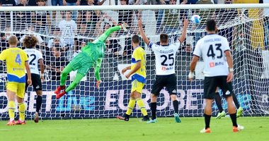 يوفنتوس يتعادل مع سبيزيا 1 - 1 فى الشوط الأول بـ الدورى الإيطالى.. فيديو