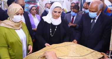 مصنوعات الأسر المنتجة من 13 محافظة فى معرض "ديارنا" لوزارة التضامن.. تخصيص جناح لطرح منتجات أشقائنا من دولة ليبيا.. والحرف اليدوية والتراثية تجذب الزوار.. وتمور سيوة وزيت الزيتون يتصدران المشهد.. صور 
