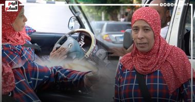 نجمة الأسفلت.. "أم صلاح" سائقة ميكروباص ربت أولادها الـ6 وحلمها زيارة بيت النبى