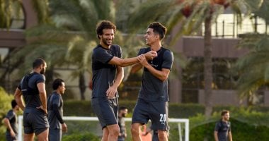 هزار بن شرقى مع علاء وجدية طارق حامد يخطفان الأنظار فى مران الزمالك.. صور