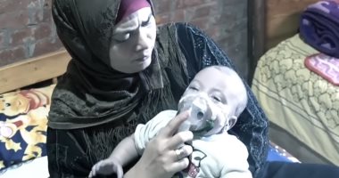 مأساة رضيع.. عمره 6 أشهر ويحتاج عملية فى القلب ومولود بكلية واحدة "فيديو"