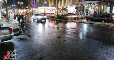 هطول أمطار غزيرة على شوارع بورسعيد.. فيديو وصور