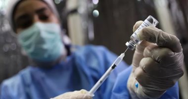 طفل هولندى يحصل على حكم قضائى ضد والده للتطعيم بلقاح كورونا.. اعرف السبب
