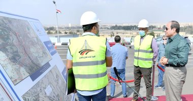 الرئيس السيسي يتفقد توسعة الدائرى ويشدد على الالتزام بالجداول الزمنية..فيديو