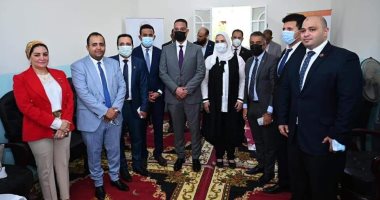 وفد تنسيقية شباب الأحزاب يرافق وزيرة التضامن في زيارة مشروعات تنموية بالفيوم