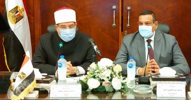 محافظ البحيرة ووزير الأوقاف يعقدان اجتماعا مع قيادات الأوقاف والأئمة بالمحافظة