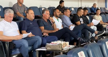 كيروش وجهاز المنتخب يتابعون مباراة بيراميدز وسموحة 