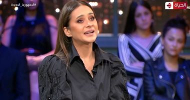 نيللى كريم تبكى بسبب رسالة راقصة باليه وتكشف التحضر لتحويل "بـ100 وش" لفيلم