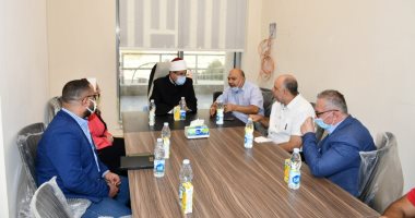 وزير الأوقاف يعقد أول اجتماع بمبنى الوزارة فى العاصمة الإدارية.. صور