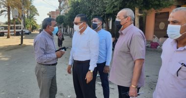 محافظ الشرقية يفاجئ قرية العزيزية ويشدد على أعمال النظافة وصيانة أعمدة الكهرباء