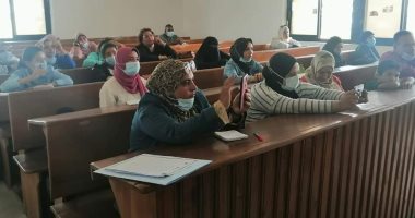 مشاريع تربية نحل العسل.. تدريب بجامعة القناة ضمن مبادرة "صنايعية مصر"