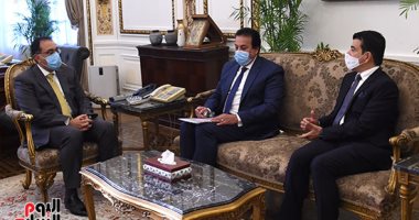 رئيس الوزراء يلتقى المدير العام لمنظمة العالم الإسلامى للتربية والعلوم والثقافة.. صور