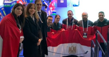 سفير مصر فى هلسنکی يلتقى بالمنتخب الوطنى للريشة الطائرة