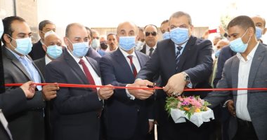 رئيس جامعة الزقازيق يفتتح فرع التأمين الصحى لأعضاء هيئة التدريس والعاملين بالجامعة