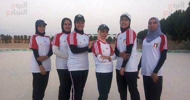 لاعبات كرة يد يحلمن بالعالمية من أرض قنا.. هايدي: أمارس اللعبة منذ 3 سنوات ونظرة المجتمع عائق للفتيات.. زينب: أحلم بالعالمية مثل على زين.. ومدرب الفريق: أدرب بدون مقابل حبًا في اللعبة.. صور وفيديو