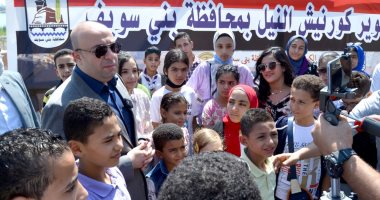 محافظ بنى سويف يصطحب عددا من الطلائع والشباب لزيارة عدد من المشروعات القومية