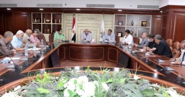 محافظ بنى سويف يوجه بتذليل العقبات بمشروع تبطين الترع ومحطات معالجة الصرف